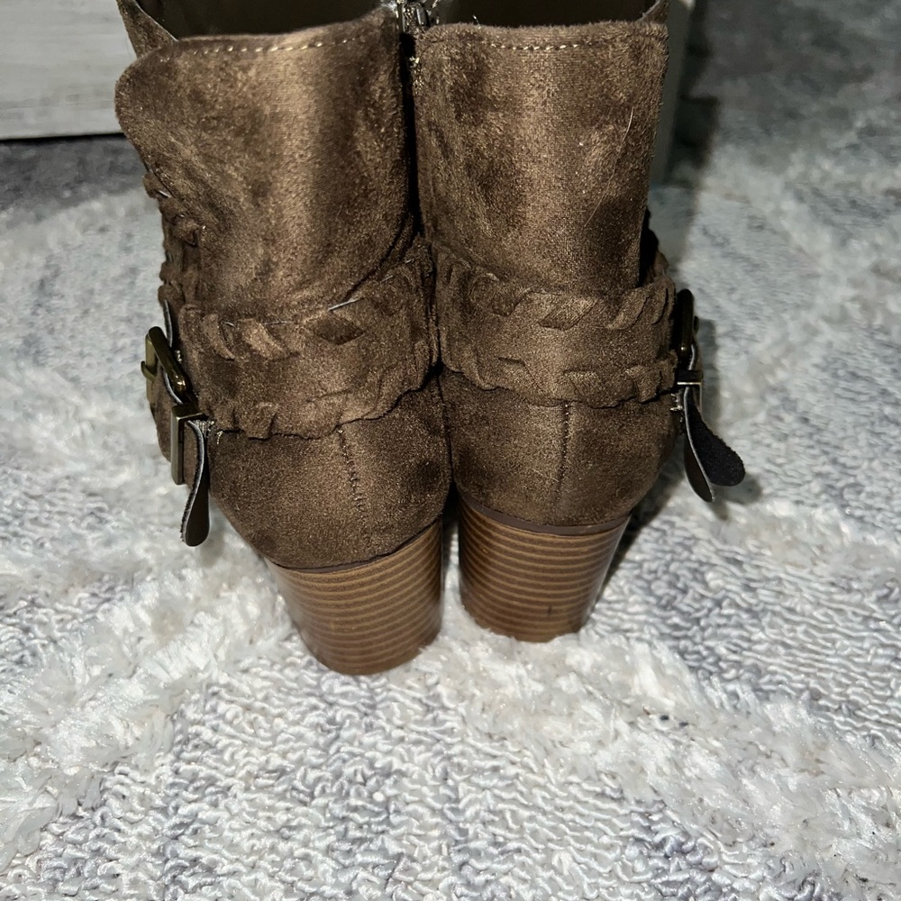 Booties - Picture 4 of 5
